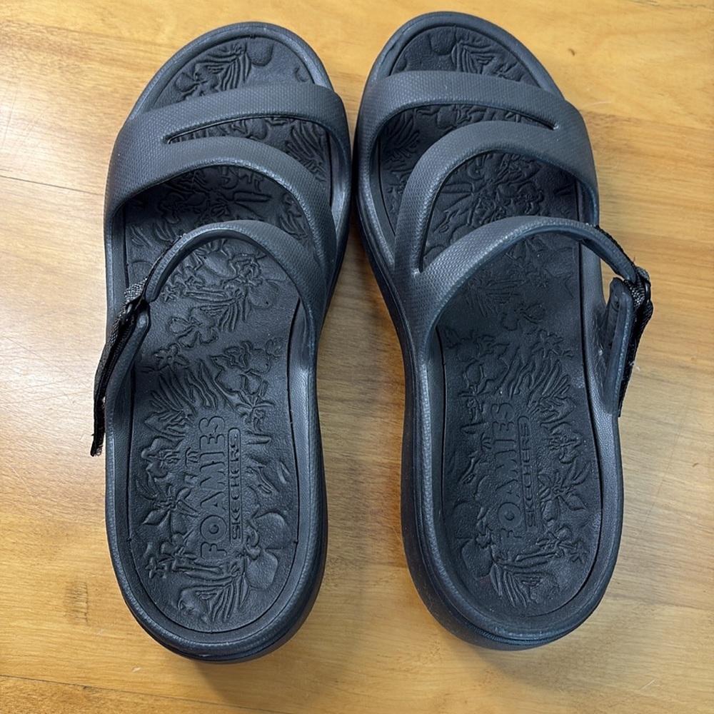 Skechers FOAMIES Black Women's 6 Arch Fit Ascend Sweat Pea Slides Sandals - Picture 4 of 11
